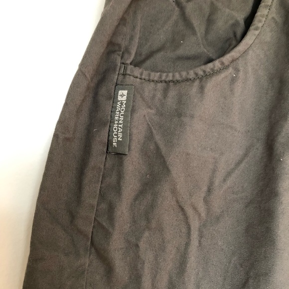 🌼 3/$30 | EUC | Ladies Mountain Warehouse Shorts - Picture 4 of 5